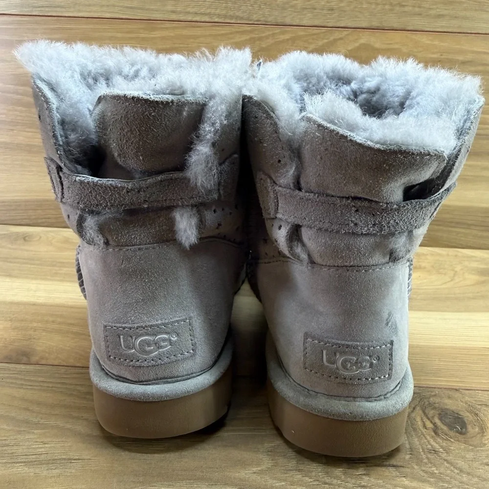 UGG Stargirl Bailey Short Boots Womens 7 Gray Suede Shearling Fur Lined
